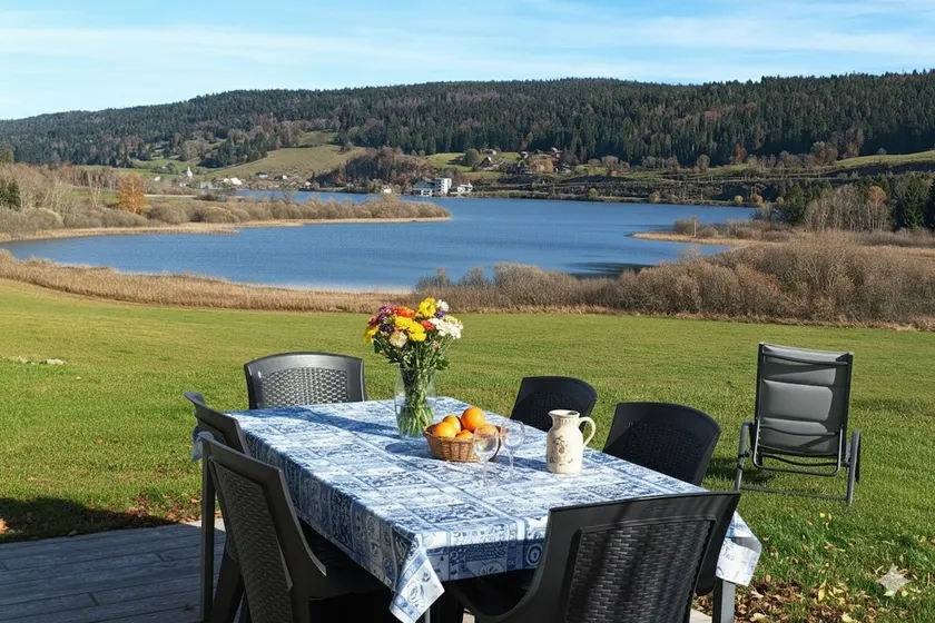 The Lake Gîte-Apartment with unobstructed lake & nature views - Image 1