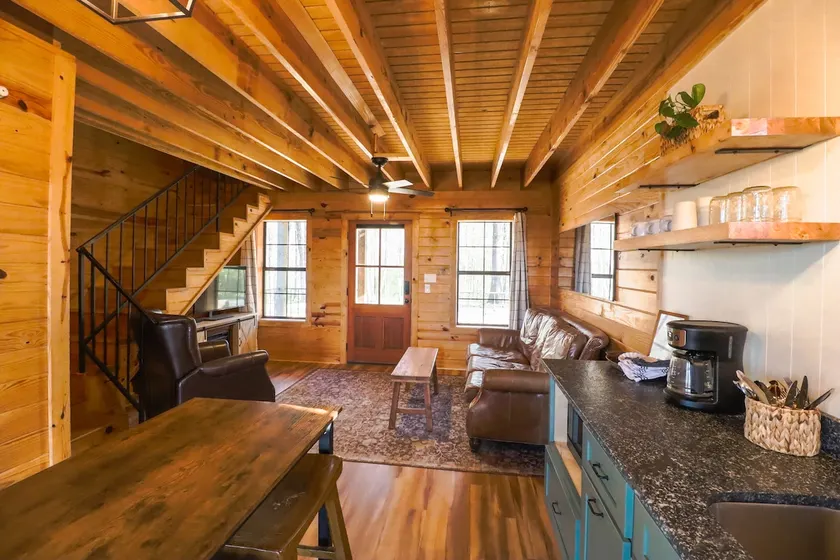 Cozy cabins on 30 acres...perfect for families. - Image 1