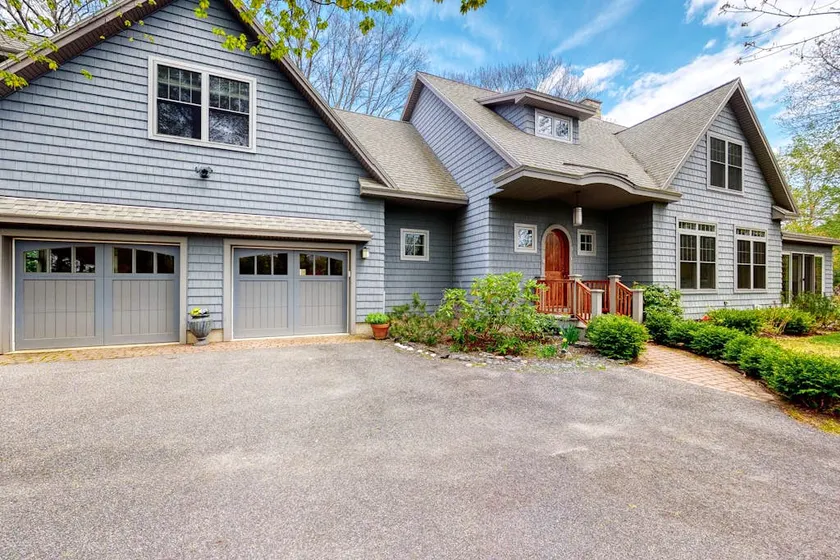 Spacious 4BR | Chef's Kitchen| Fireplace - Image 1