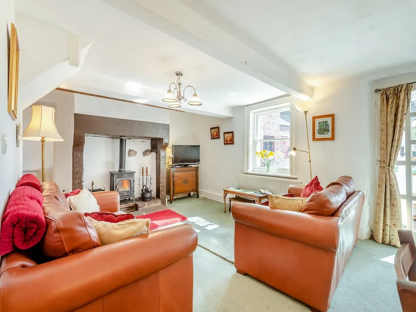 HOLLOW CREEK COTTAGE - 28012 - Image 1