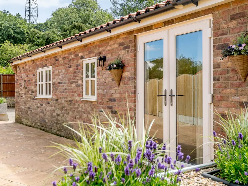 Woodcutters Cottage - Image 1