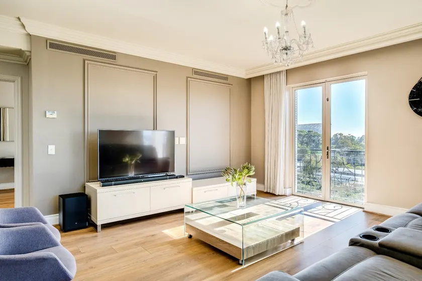 407 Royal - Image 1