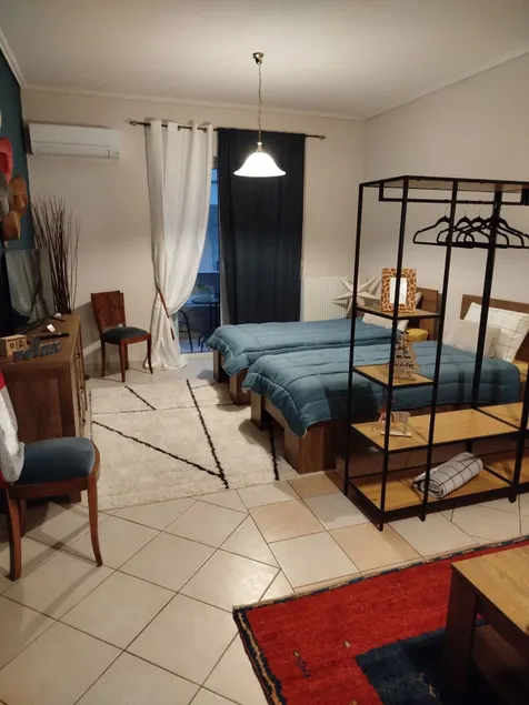 Central Spacious Apartment - Image 1