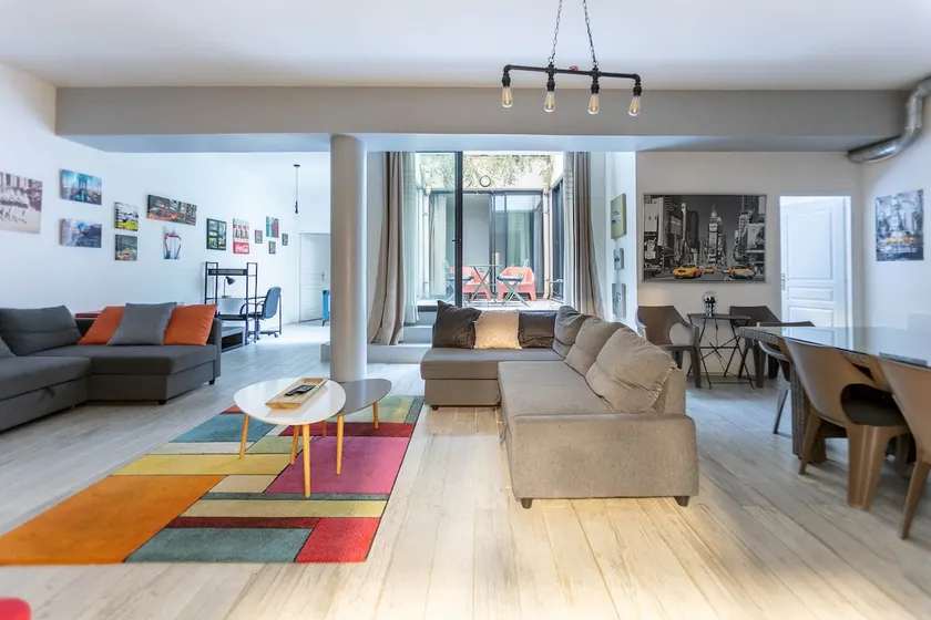 Spacious New Yorker Loft 2 BR 3 Showers with Patio - Image 1
