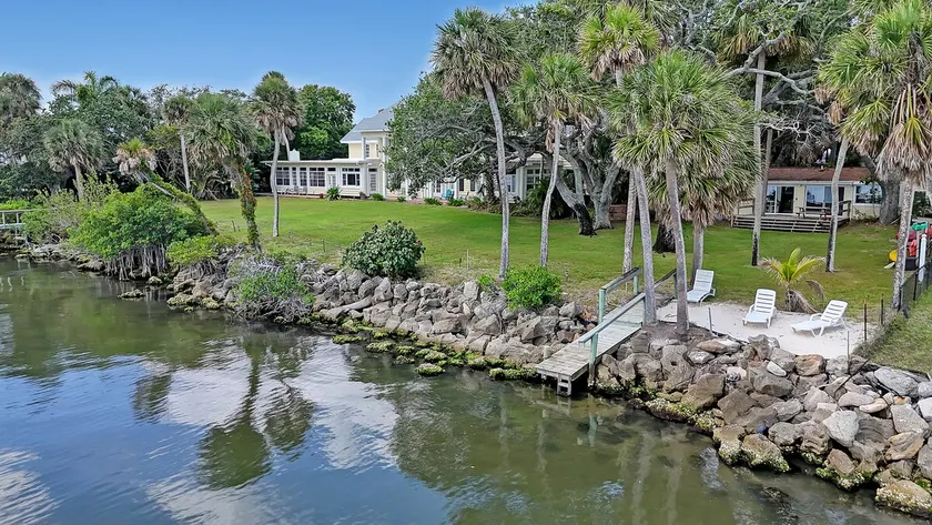 Riverfront King Suite | Dolphins, Sunrises & Patio - Image 1
