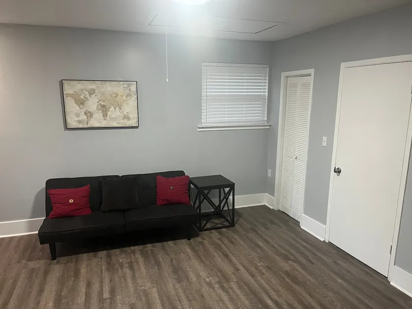 3 bedroom 2 bath private home in Quiet nice Neighborhood - Image 1