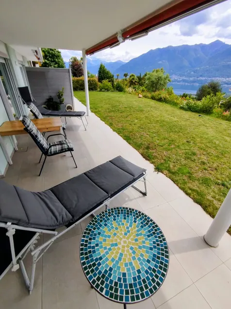 New studio apartment: beautiful lake and garden views - Image 1