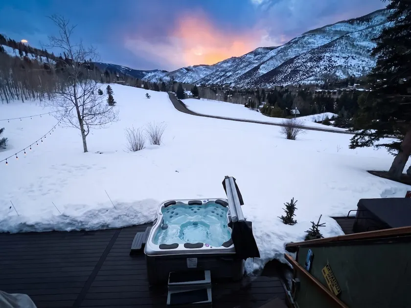 Luxe Vail Chalet · Sleeps 12 · Hot Tub + Views - Image 1