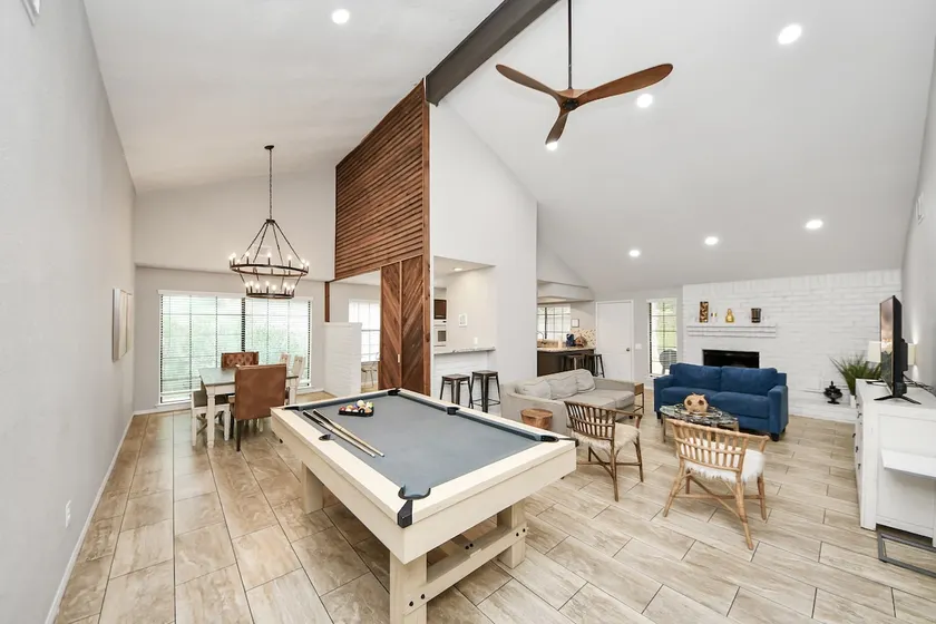 3 King Beds | Sleeps 6 | 3BR/2Bath | Pool Table - Image 1
