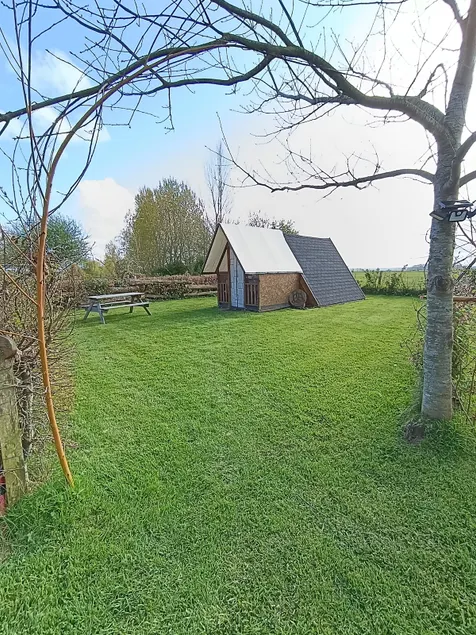 Viking cabin, children's games & mini farm - Image 1