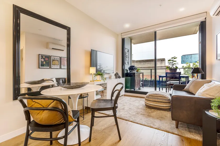 Premium Apartment in Camberwell Junction - Image 1
