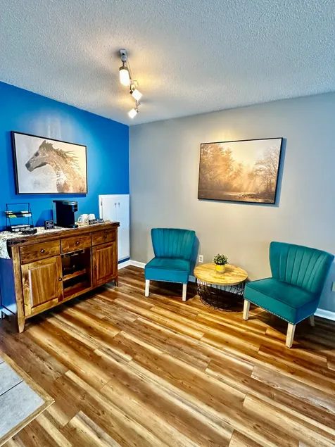Modern 3BR Townhome Retreat - Close to Ft Rucker - Image 1
