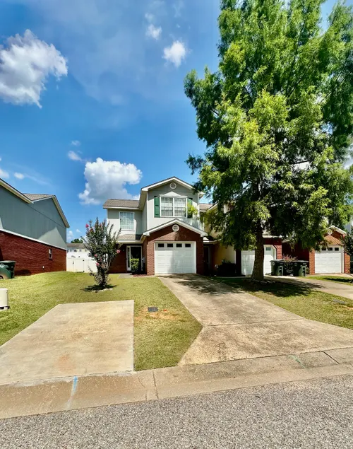 Modern 3BR Townhome Retreat - Close to Ft Rucker - Image 1
