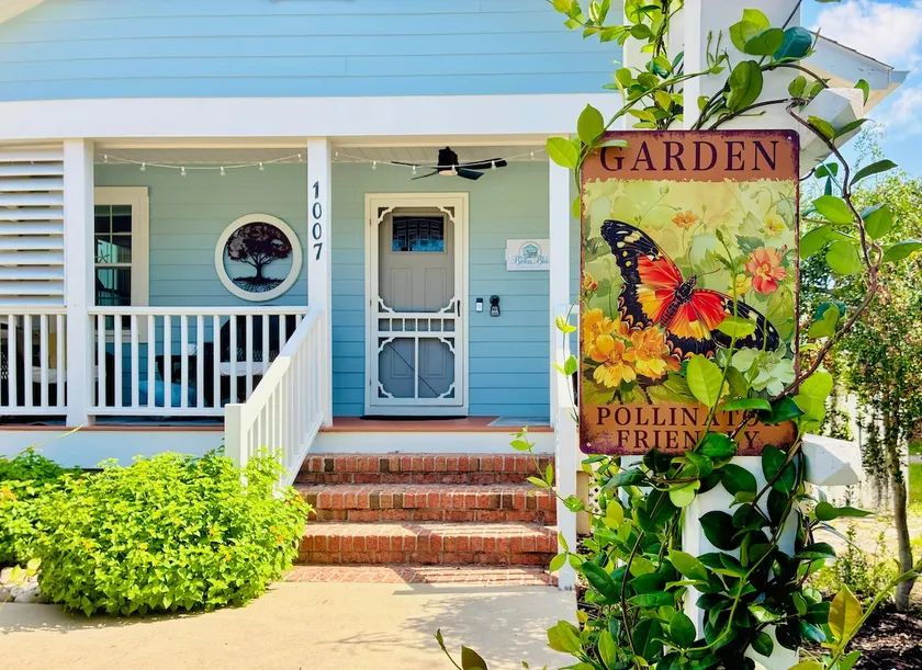 Convenient Location in Town, Perfect for Two! - Image 1