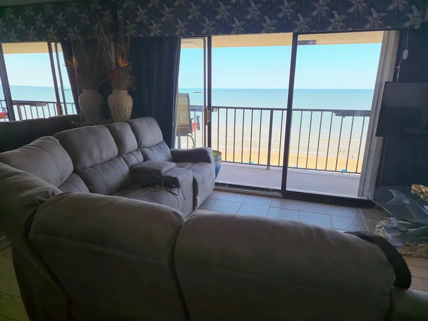 Galveston 3/2 Beach Front Condo - Image 1