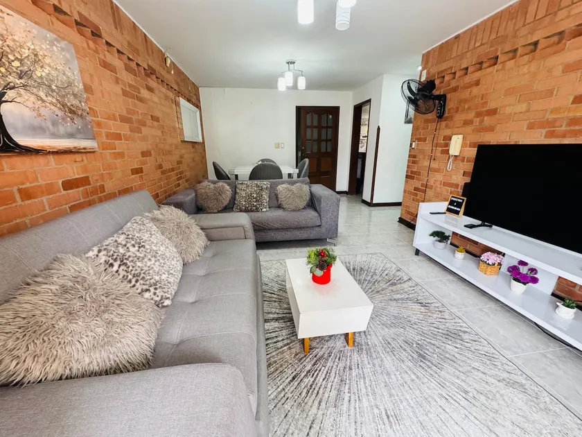 Spacious, comfortable in the best ”Cabecera” sector - Image 1