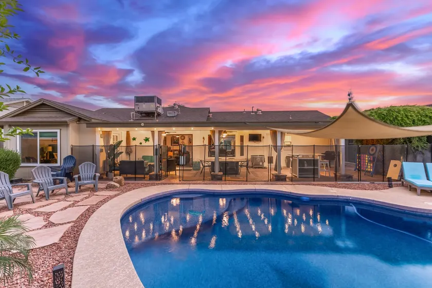 Free Heated Pool, Walk to State Farm Stadium - Image 1