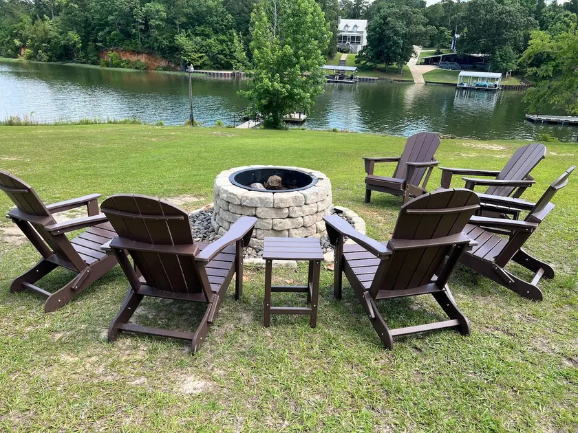 Embrace Lakefront life at The Lake Retreat - Image 1