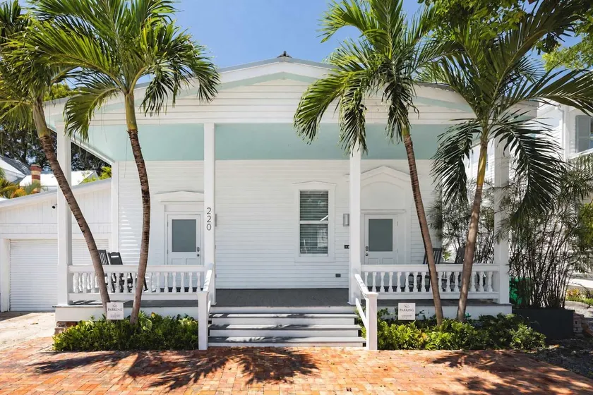 The Mesa House-Close to Duval! - Image 1