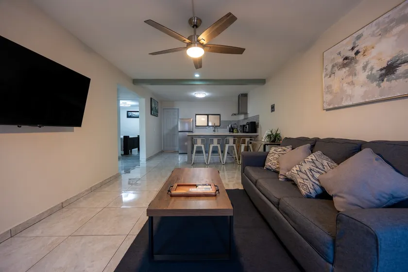 [Franks House]. 2BR/ Private Parking - Image 1