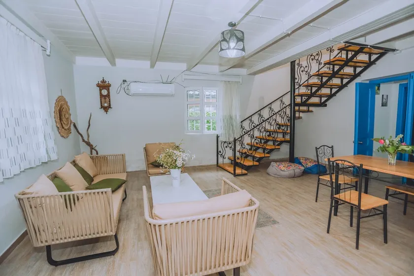 Qiwi House - Image 1