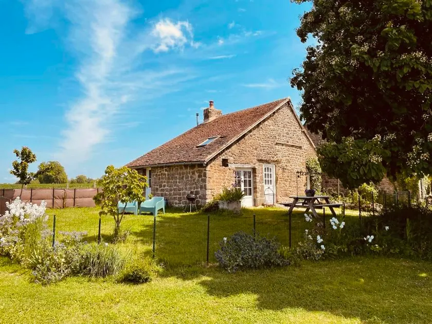 Cozy gîte in the French countryside - Image 1