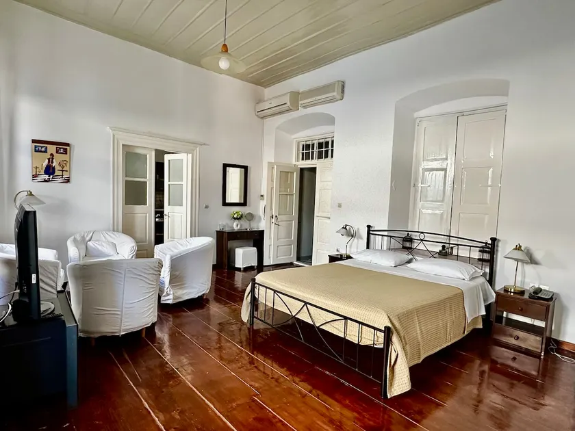 Hydra Art Suites - Image 1