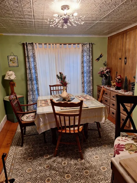 Vintage 1890 Home - Image 1