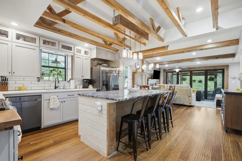 Lake Travis Lakefront Cabin with cowboy pool - Image 1