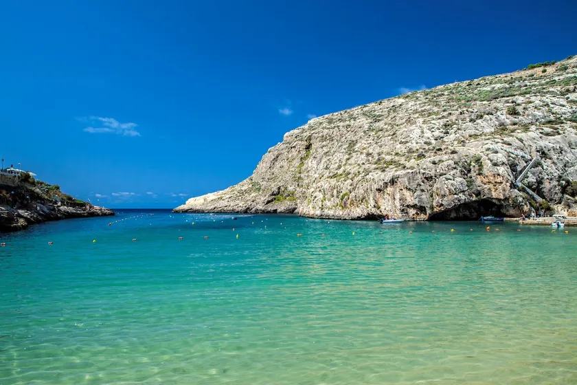 40sec walk to Xlendi Beach - Fully Air Con & Heated Brand New Central Apartment - Image 1
