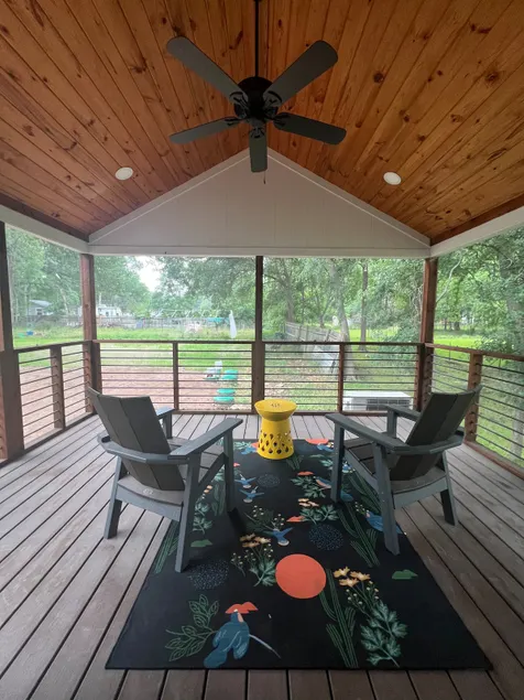 Quiet Luxury & Easy City Access - Image 1