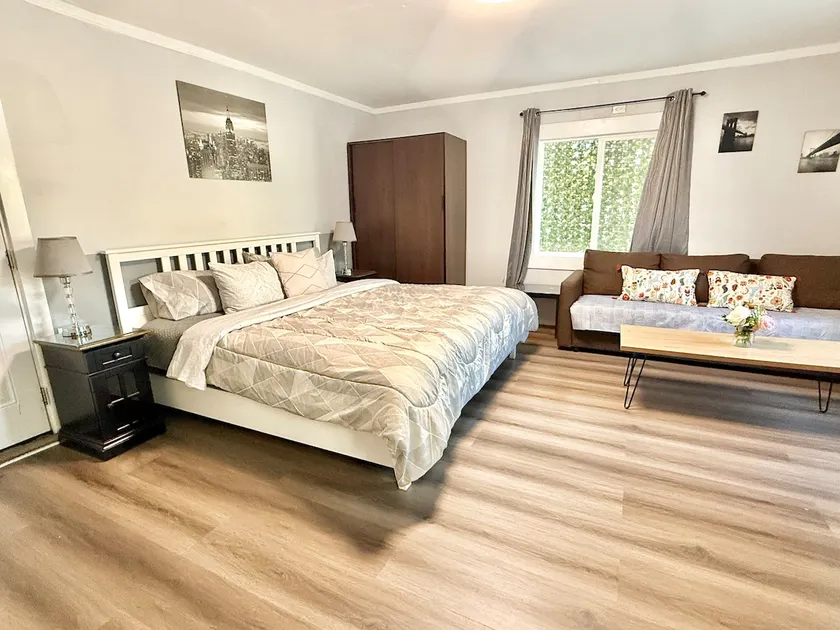 #1 Private home king bed +bathroom + kitchen， - Image 1