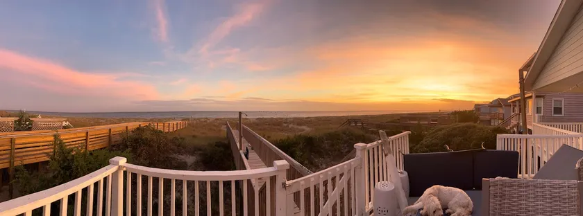A Southern Exposure: Beach Front and Lovin' it! - Image 1
