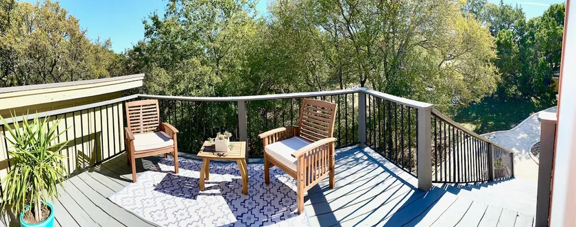 The Upper Deck - Trendy Loft on private wooded lot - Image 1