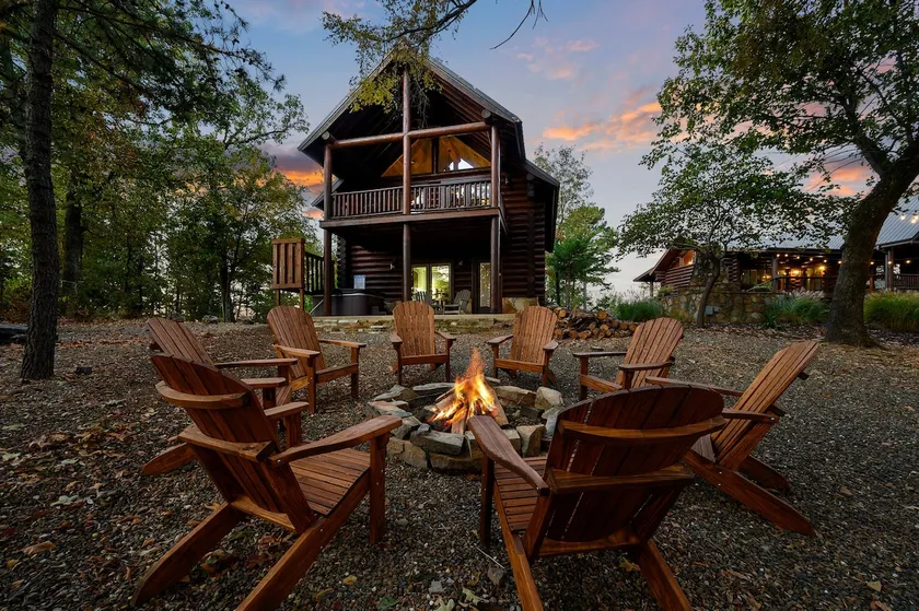 Skyline Lodge - Romantic Couples Retreat - Hot Tub - Image 1
