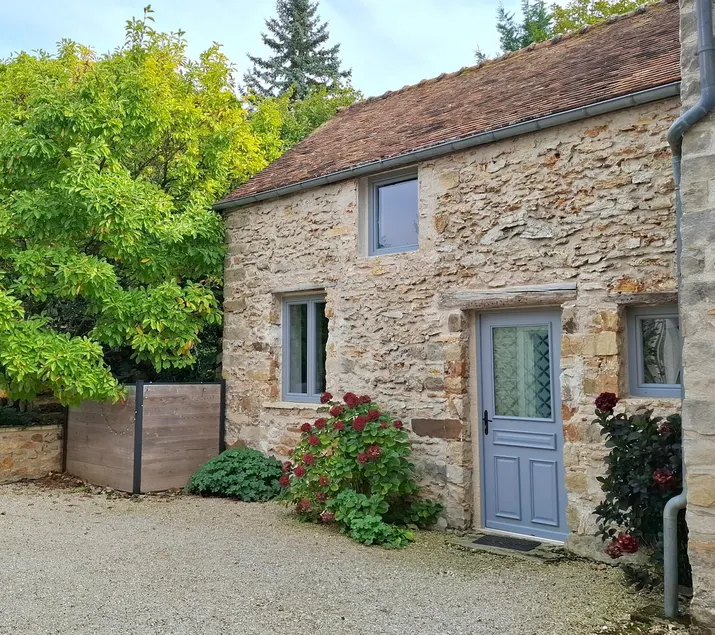 Charming millstone house - Image 1