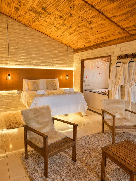 Beija-Flor Chalet| With Whirlpool Tub - Image 1
