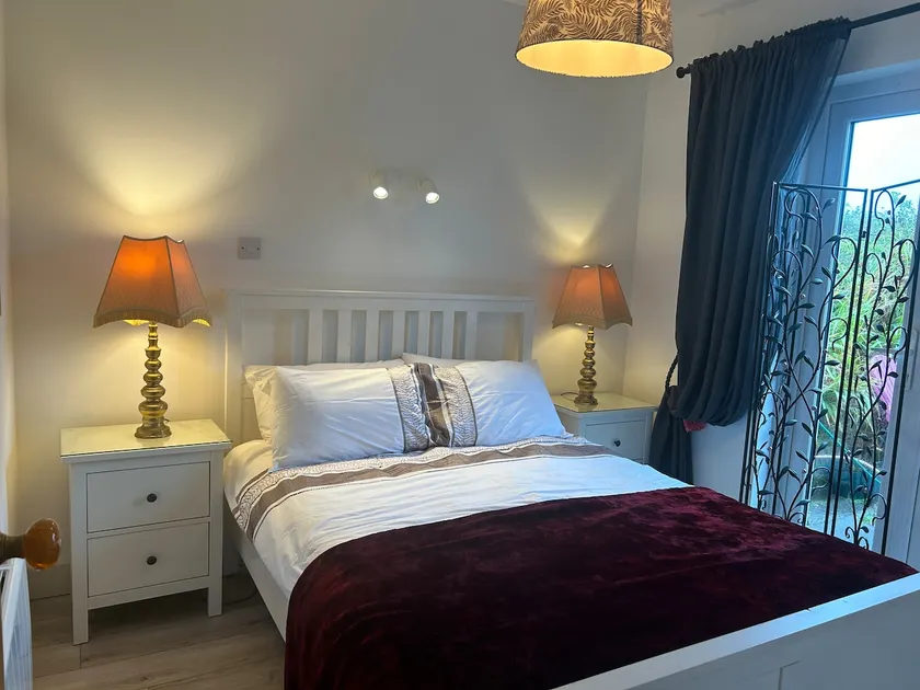 Tig Monbretia. Self contained 2 bed flat. Beenbawn - Image 1