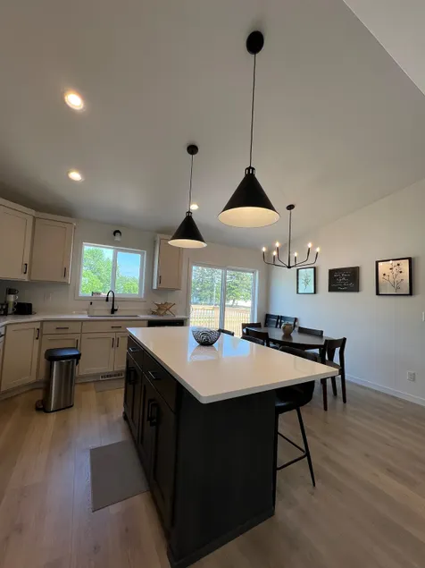 Luxury 4BR Vacation by Fargo, NDSU & Fargo dome - Image 1