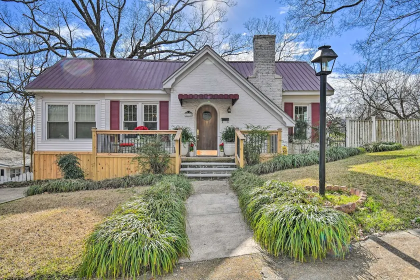 Near Dtwn & Bathhouses! Family Hub in Hot Springs - Image 1