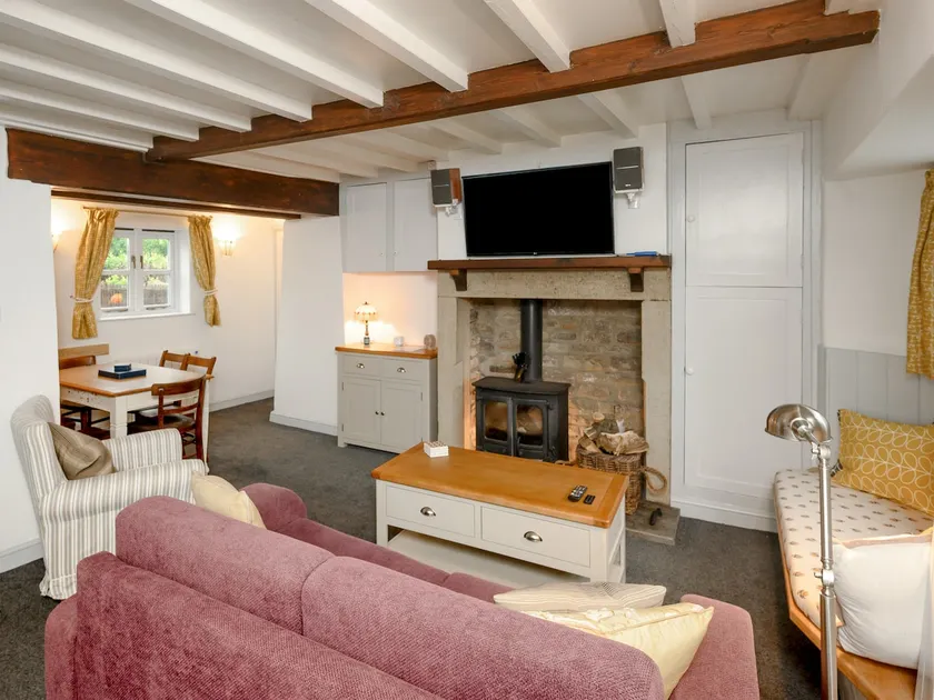 Holly Cottage - Image 1