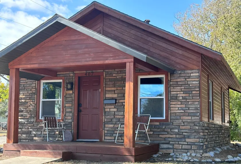 Cozy Cabin - Image 1