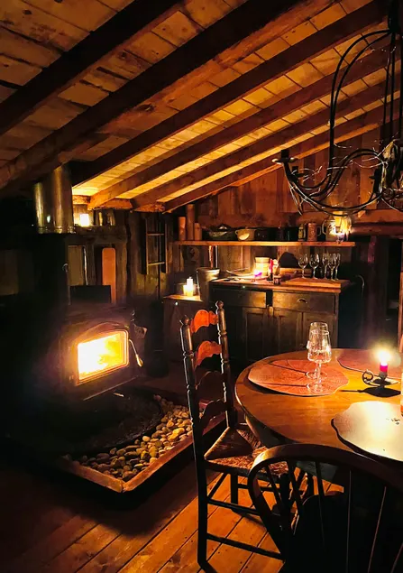 ”LITTLE DOOR” cabin @ Bûcheron Bergère - Image 1