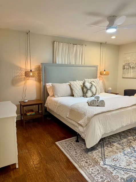 Centrally located in Madison Park, spacious 4BR - Image 1