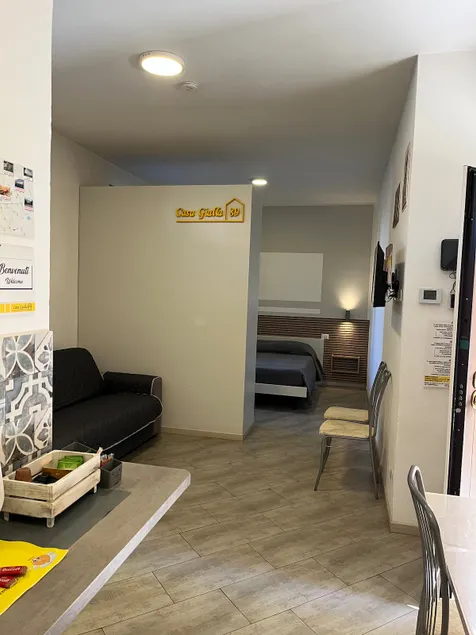 Casa Gialla 89 - Image 1