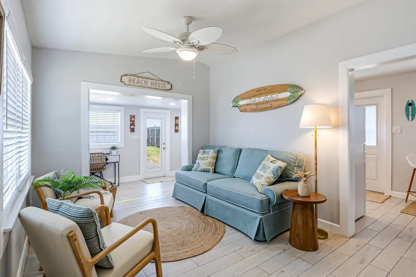 DIRECT RIVERFRONT COTTAGE WALK TO BEACH - Image 1