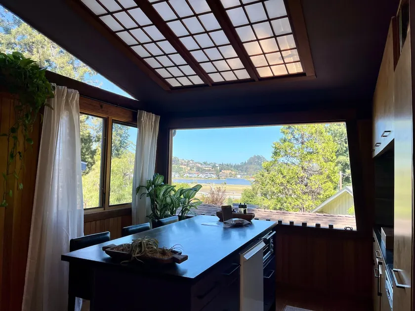 The Bathhouse: Boho Comfort + Hot Tub + Water View - Image 1