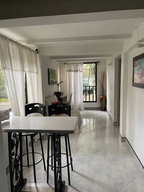 Beautiful furnished apartment, excellent location. - Image 1