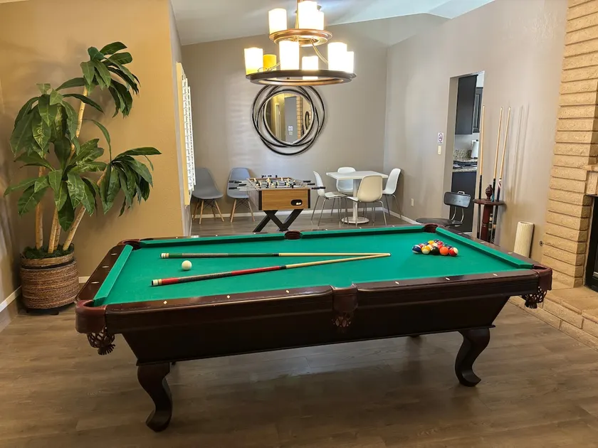 Relaxing Retreat - 5 miles from strip! - Image 1
