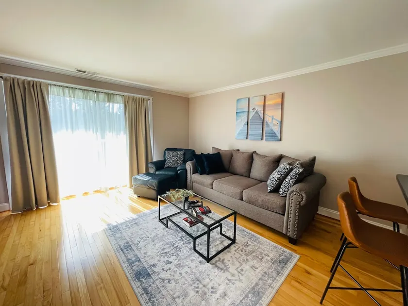 Modern 1BR Near Moss Rehab | Monthly Deal - Image 1